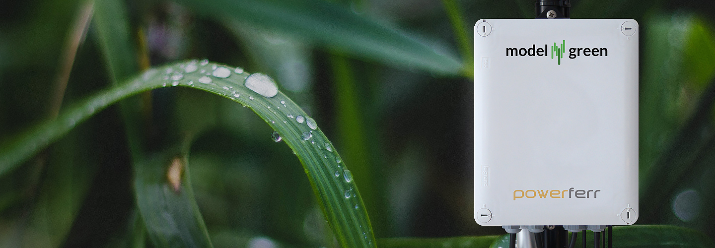 Imagen con zoom de la Unidad de Sensores USP del sistema ModelGreen en un invernadero